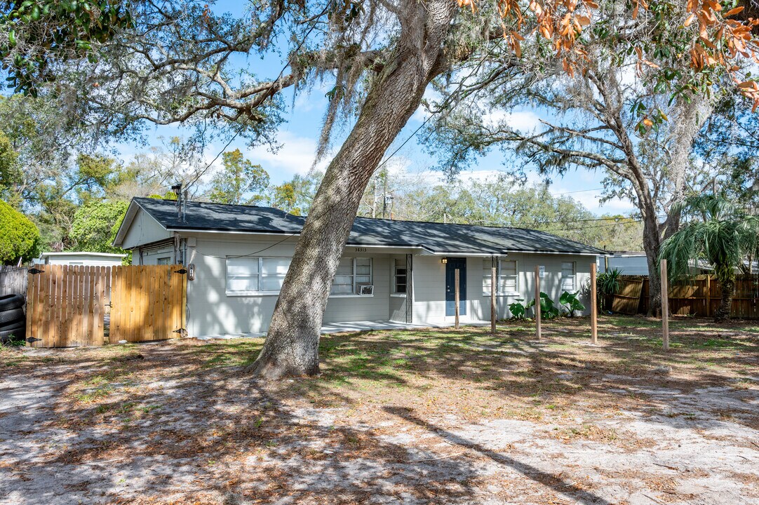 38313 Tucker Rd in Zephyrhills, FL - Building Photo