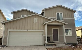 1123 Huntington Ave in Dacono, CO - Building Photo