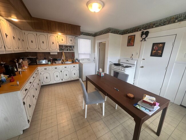 543 Broadway, Unit 2T