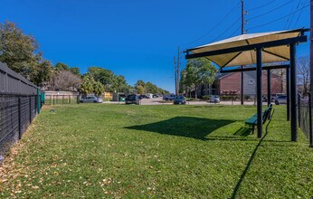Westmount At Copper Mill in Houston, TX - Foto de edificio - Building Photo
