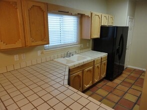 10136 Calabacillas Ct NW in Albuquerque, NM - Building Photo - Building Photo