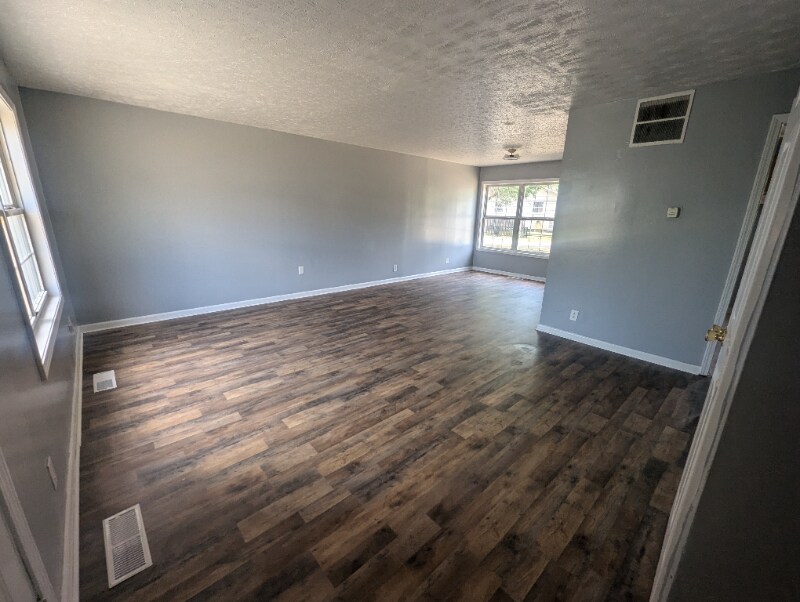 14 N Ritchie Ave in Ravenswood, WV - Building Photo
