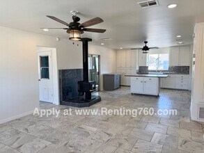 7055 Grand Ave in Yucca Valley, CA - Building Photo - Building Photo