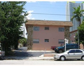 239 SW 9th St in Miami, FL - Building Photo - Building Photo