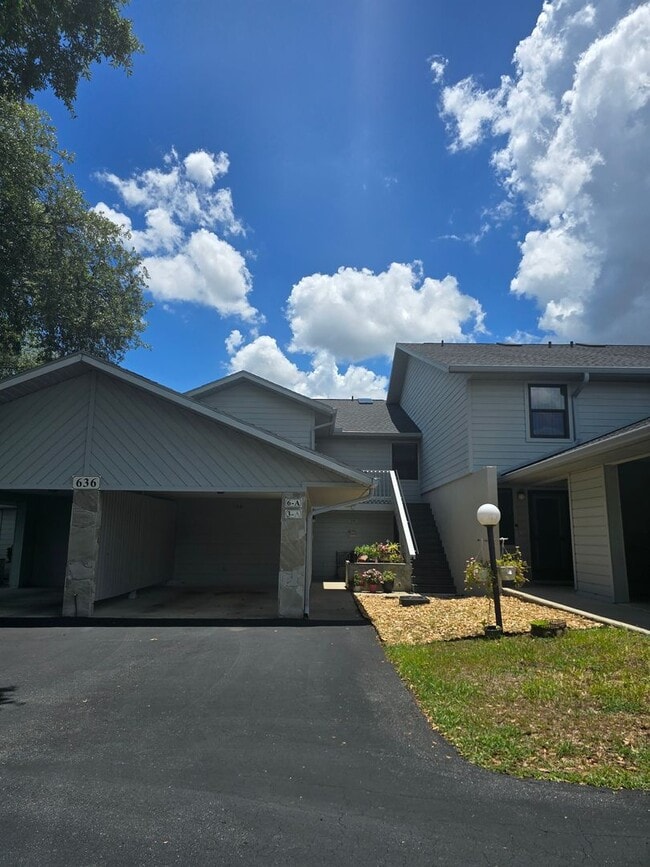 property at 636 E Gilchrist Ct