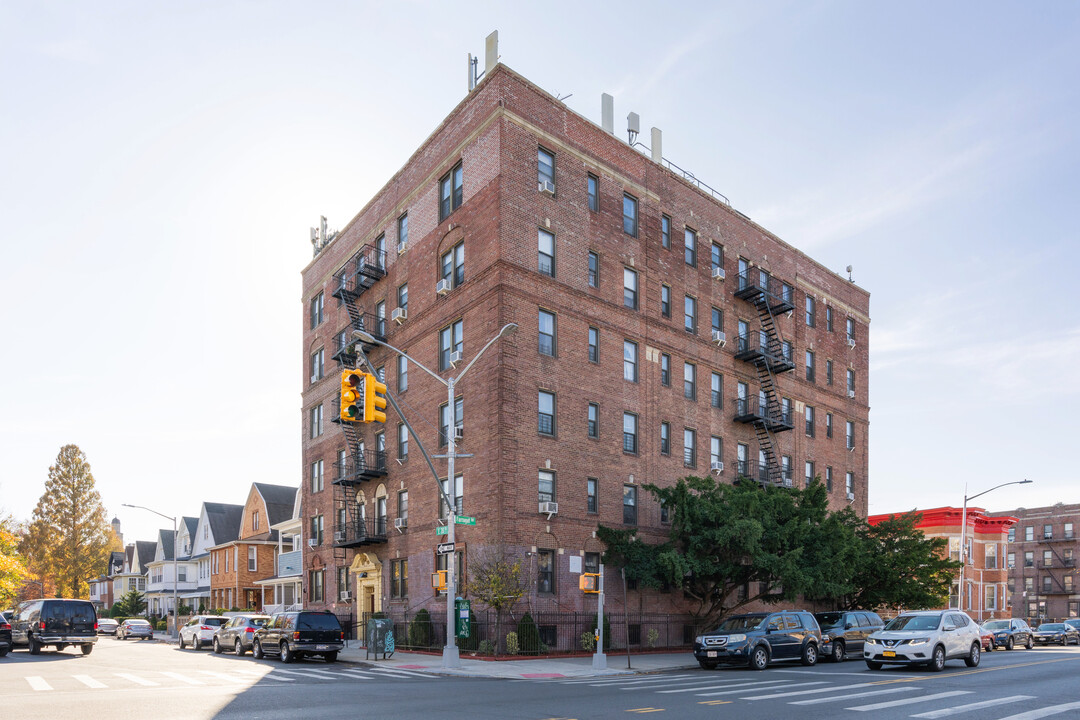 600 E 26th St in Brooklyn, NY - Building Photo