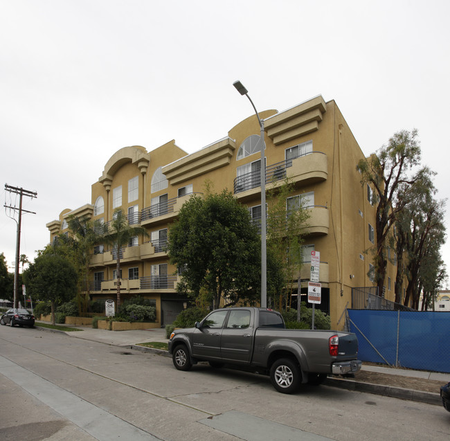 Carlyle Court in North Hollywood, CA - Foto de edificio - Building Photo