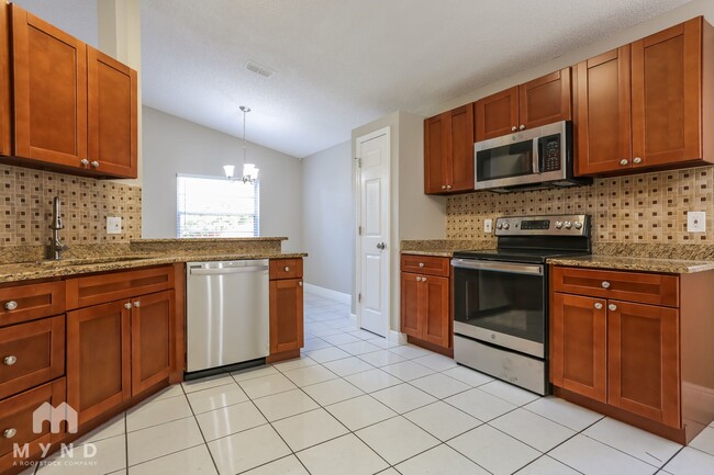 6015 Crickethollow Dr in Riverview, FL - Foto de edificio - Building Photo