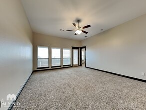 18212 Manera Wy in Edmond, OK - Foto de edificio - Building Photo