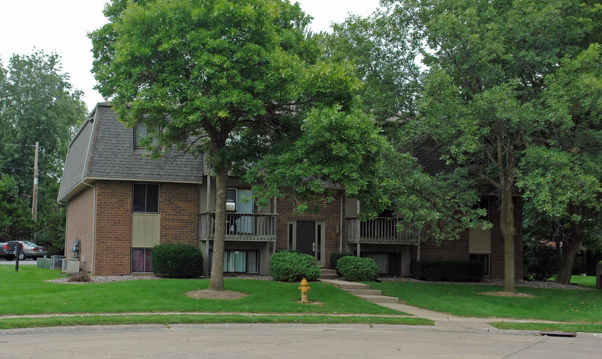 Terrace Park Villas in Bettendorf, IA - Foto de edificio