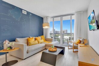 2602 E Hallandale Beach Blvd in Hallandale Beach, FL - Building Photo - Building Photo
