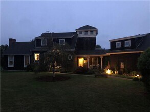 15 Seabreeze Terrace in South Kingstown, RI - Building Photo - Building Photo