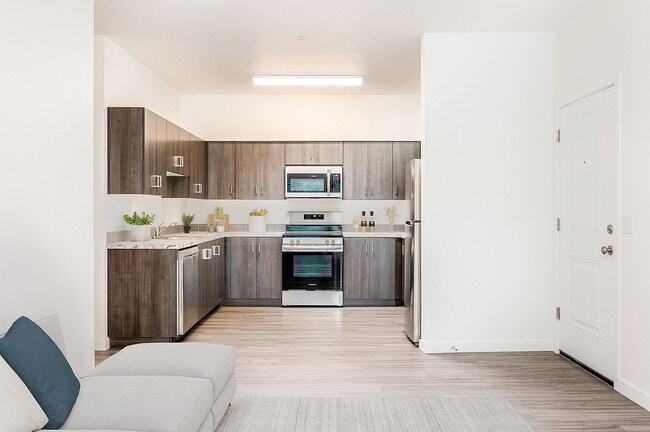 Pacific Ridge Apartments in Tigard, OR - Foto de edificio - Building Photo