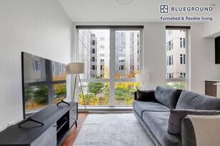 400 Boren Ave N in Seattle, WA - Building Photo