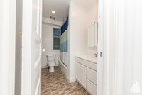 3035 N Southport Ave, Unit 2F photo'