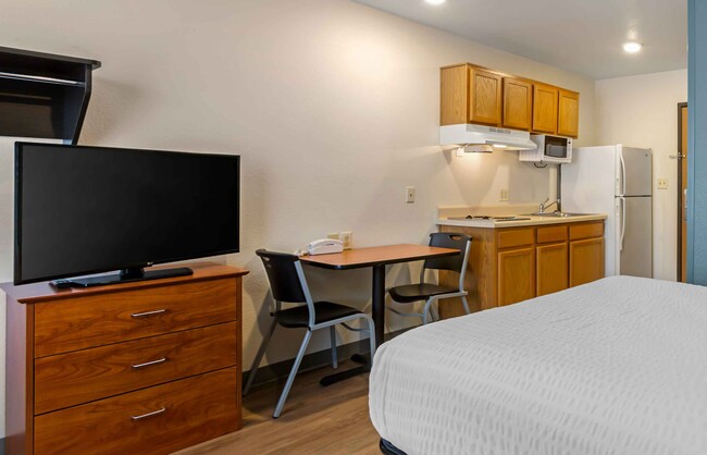 Extended Stay America Select Suites Phoenix in Peoria, AZ - Foto de edificio - Building Photo