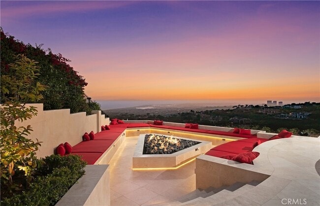 9 Pelican Crest Dr in Newport Beach, CA - Building Photo - Building Photo