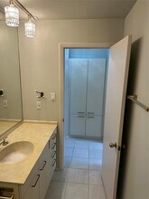 40 N Interstate Hwy 35 in Austin, TX - Building Photo - Building Photo