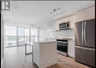 1461-1461 Lawrence Ave W in Toronto, ON - Building Photo - Building Photo