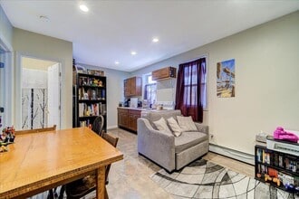 90 Sullivan St in Wurtsboro, NY - Building Photo - Building Photo