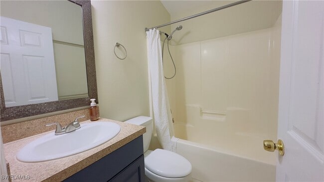 739 Eisenhower Blvd in Lehigh Acres, FL - Foto de edificio - Building Photo