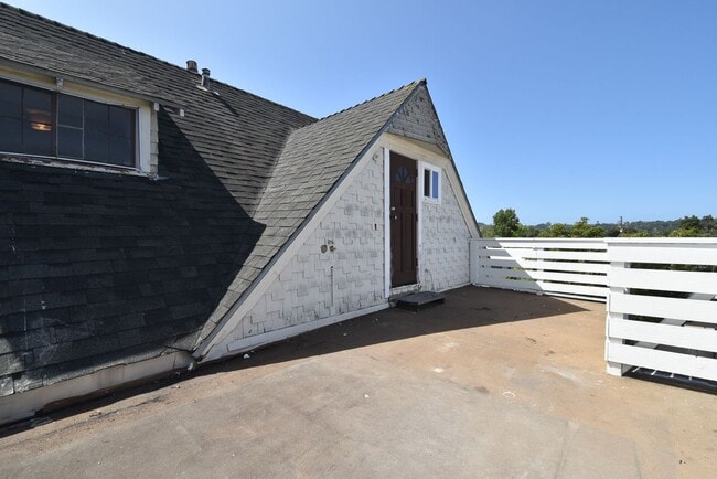 306-308 W Mission St in Santa Barbara, CA - Building Photo - Building Photo