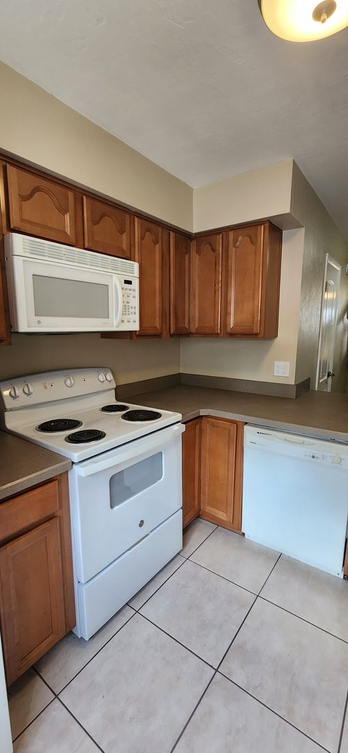 2202 SW 39 Dr in Gainesville, FL - Building Photo - Building Photo