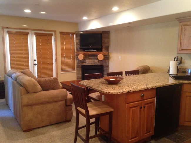 property at 5060 E Lakeview Dr