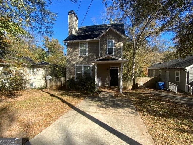 property at 27 Montgomery St NE