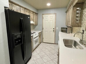 3007 W Wilshire Blvd in Oklahoma City, OK - Building Photo - Building Photo