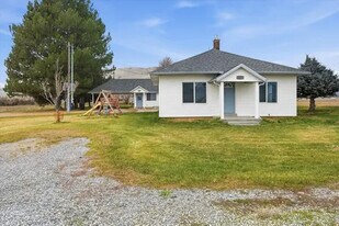 1317 S 400 E, Unit A in Trenton, UT - Building Photo