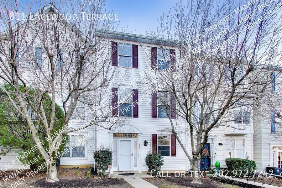 811 Lacewood Terrace in Hyattsville, MD - Building Photo