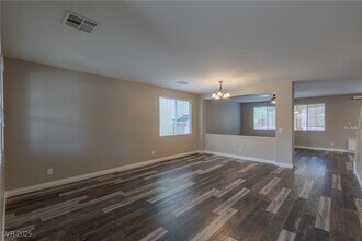 145 Staplehurst Ave in Henderson, NV - Building Photo - Building Photo