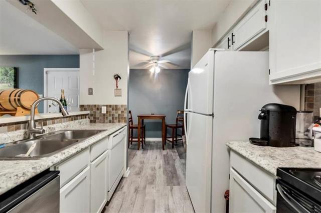 6900 Skillman St, Unit 101 in Dallas, TX - Building Photo