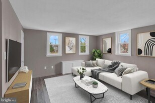 713 Public Rd in Palmyra, NJ - Building Photo