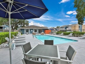 Barringer Square in Webster, TX - Building Photo - Building Photo