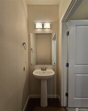 7006 134th Ct SE in Newcastle, WA - Building Photo - Building Photo