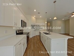 3114 Pinot Way in Crestview, FL - Foto de edificio - Building Photo