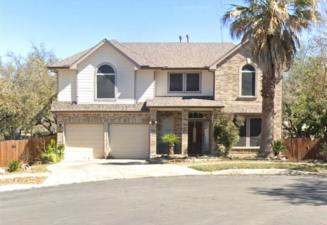 12360 Hart Crest in San Antonio, TX - Building Photo