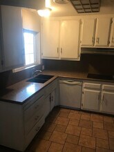 2716 Eric Ct in Bakersfield, CA - Building Photo - Building Photo