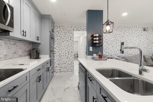 12286 Ashmont Ct in Woodbridge, VA - Building Photo