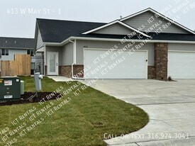 413 W May St in Andover, KS - Building Photo