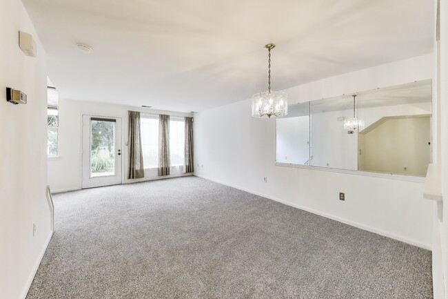 11914 Filly Ln in North Potomac, MD - Building Photo - Building Photo