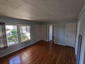 4045 E 8th St, Unit B in Long Beach, CA - Building Photo - Building Photo
