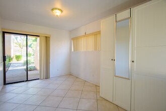 7914 Caminito Dia, Unit 7914 Caminito Dia in San Diego, CA - Building Photo - Building Photo