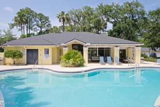 1800 The Greens Way, Unit 806 in Jacksonville Beach, FL - Foto de edificio - Building Photo