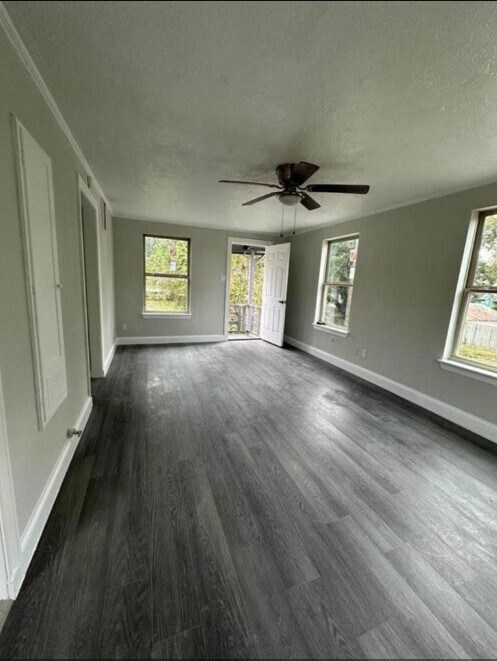 property at 702 Rosedale St