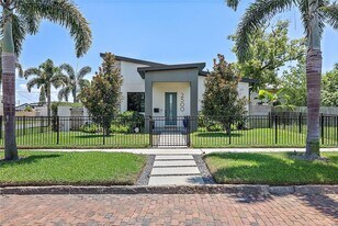 2500 4th Ave S in St. Petersburg, FL - Building Photo