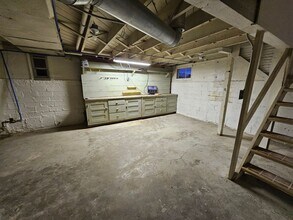 806 Wellington St SE in Cedar Rapids, IA - Building Photo - Building Photo