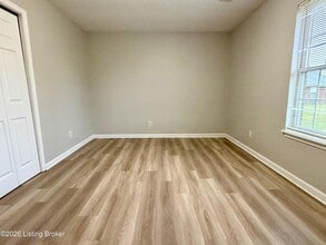 230 Harrison St in Scottsburg, IN - Foto de edificio - Building Photo